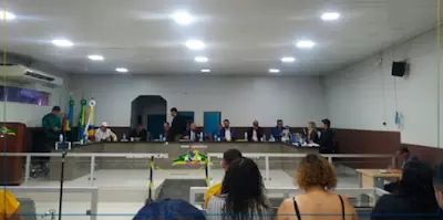 Câmara de Guajará-Mirim afasta vereadora após acusações de corrupção contra parlamentares e abre processo por quebra de decoro